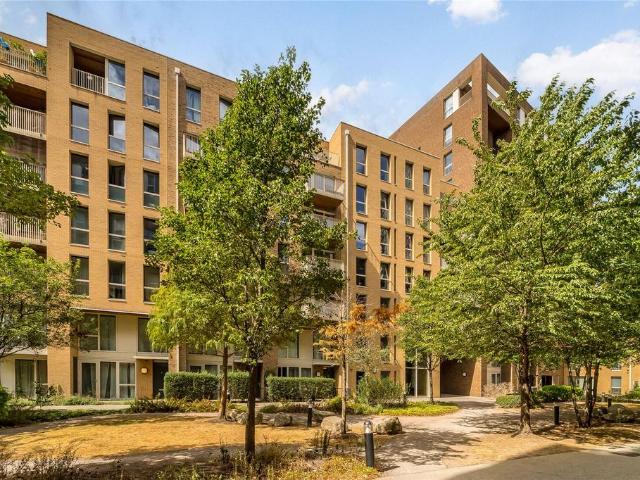 Flat for sale in Bromley-by-Bow, Poplar Grove