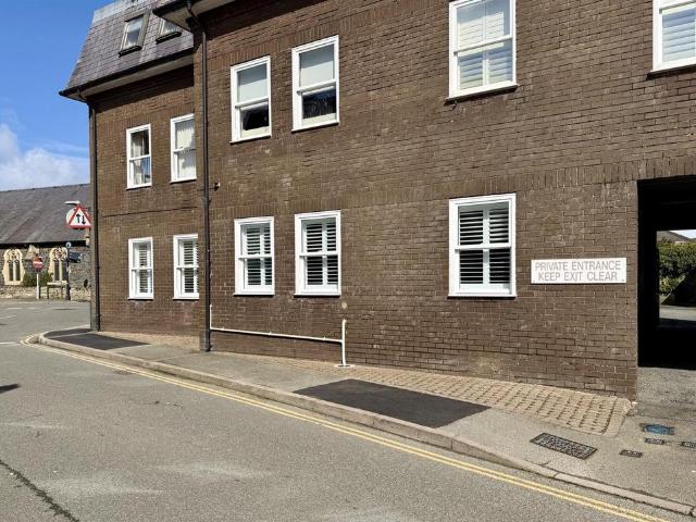 Flat for sale in Beaumaris