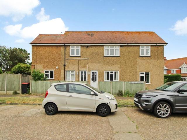 Flat for sale in Beltinge, The Bridge