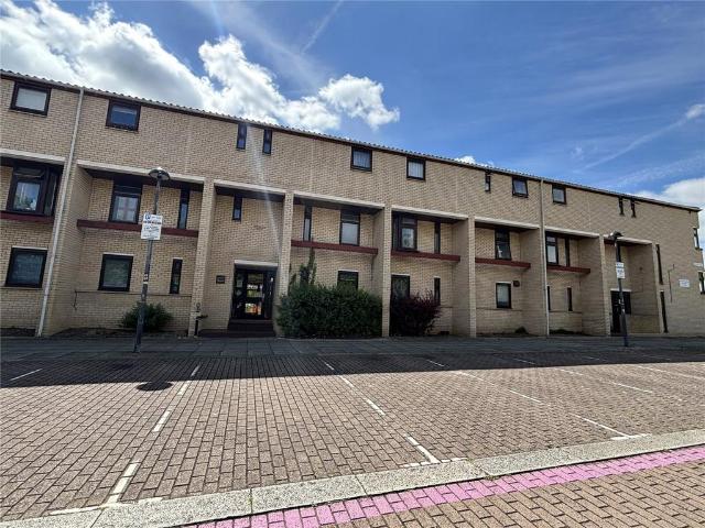 Flat for sale in Milton Keynes