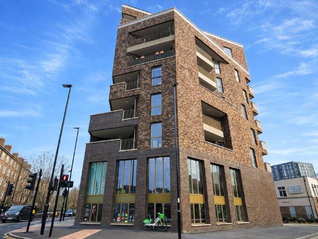 Flat for sale in London Borough of Lewisham, Deptford