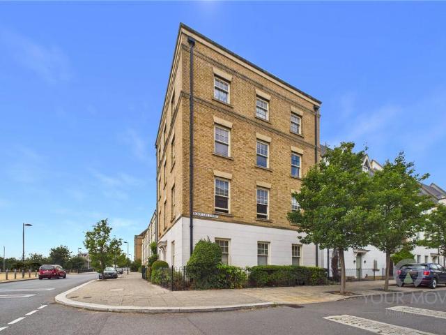 Flat for sale in Upton