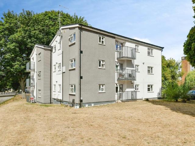 Flat for sale in Bedwell, Shephall