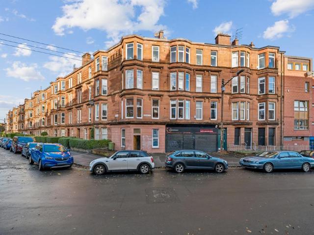 Flat for sale in Shawmoss, Glasgow