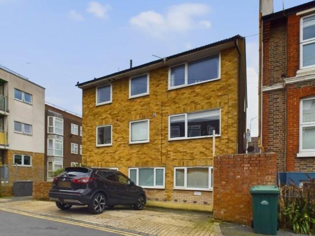 Flat for sale in Whitehawk, Brighton & Hove
