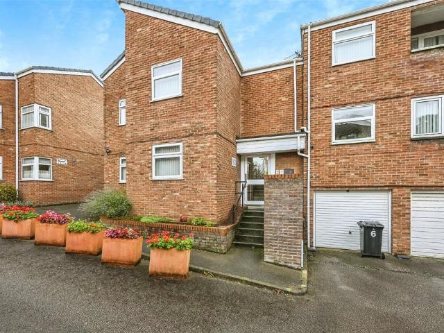 Flat for sale in Great Crosby