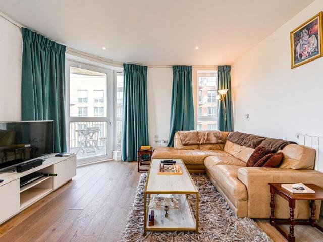 Flat for sale in Kidbrooke, Greater London