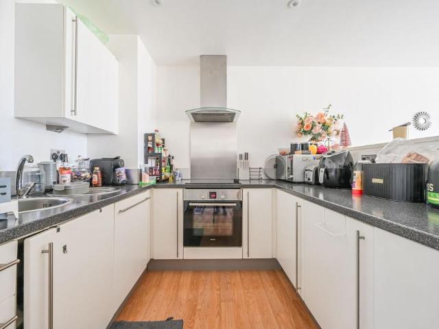 Flat for sale in Reach, Greater London