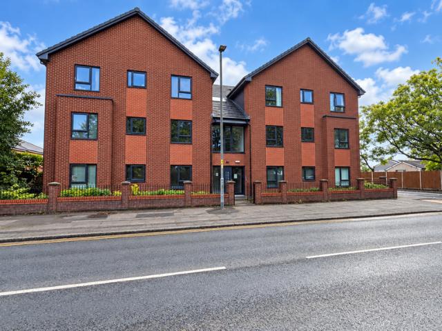 Flat for sale in Levenshulme, Manchester