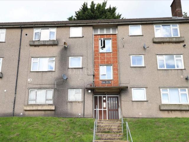 Flat for sale in Ty Sign, Risca