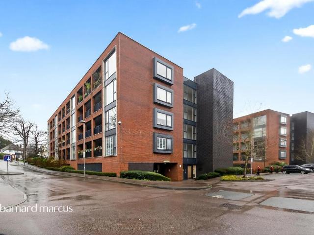 Flat for sale in Cockfosters, Isle Of Man