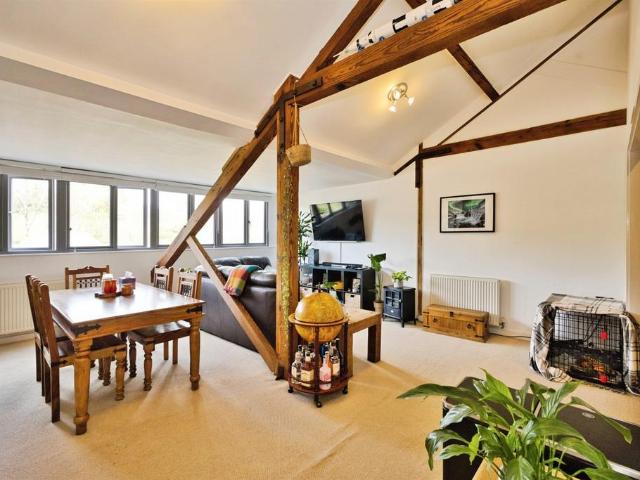 Flat for sale in Broadshard, Somerset