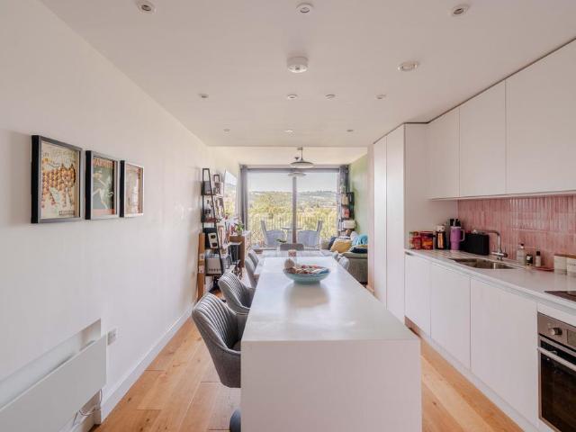 Flat for sale in Feckenham, City Of Bristol