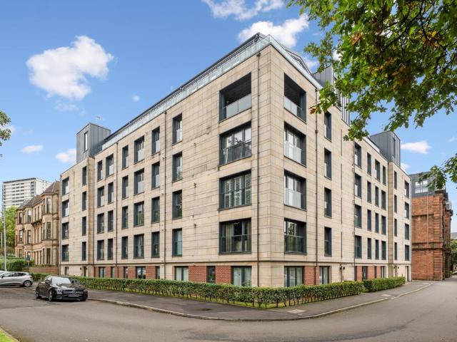 Flat for sale in Thornwood, Glasgow