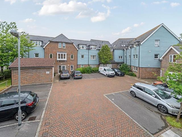 Flat for sale in West End, Fareham