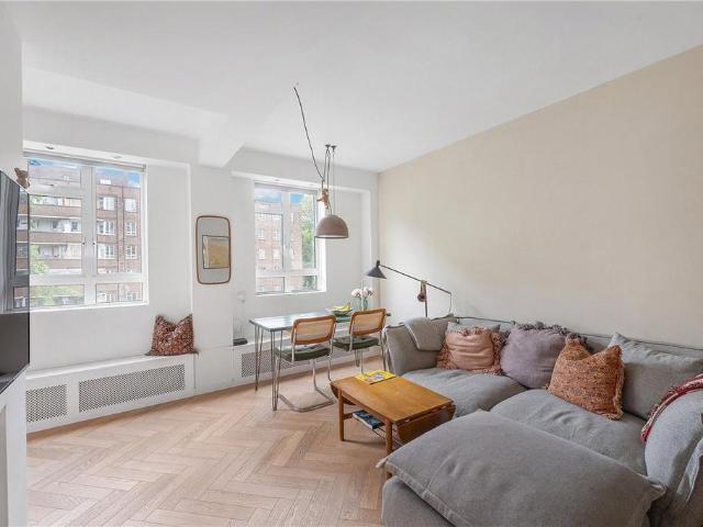 Flat for sale in Chalk Farm, Primrose Hill