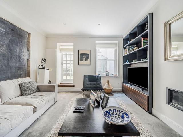 Flat for sale in Chelsea, Greater London