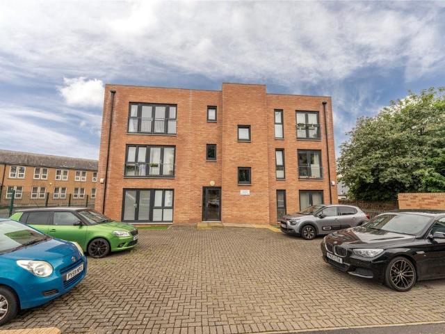 Flat for sale in Marionville, Restalrig