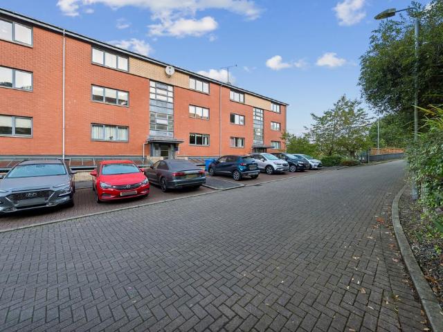 Flat for sale in Langside, Glasgow