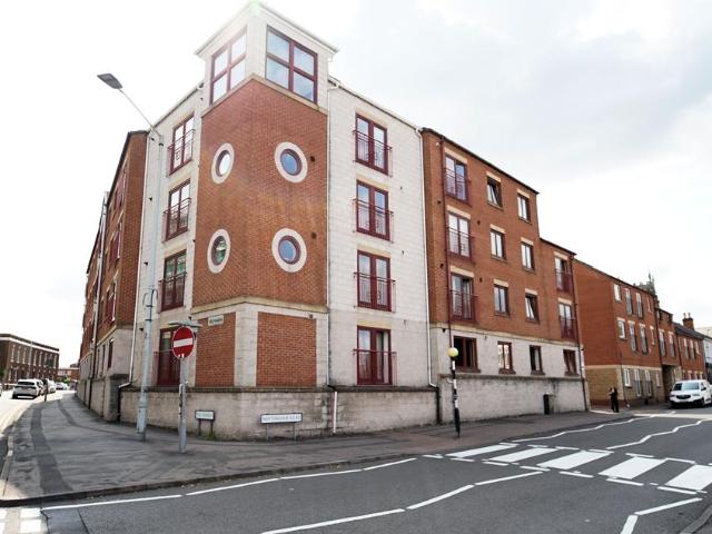 Flat for sale in Elmfield, Leicestershire
