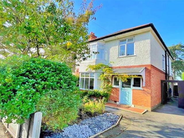 Flat for sale in Charminster, Bournemouth