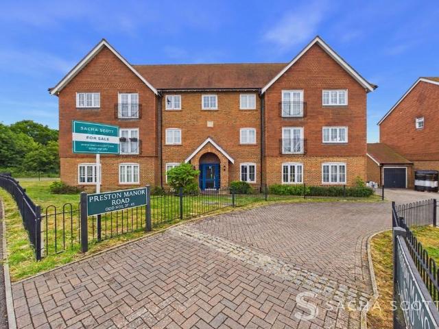 Flat for sale in Tattenham Corner, Red Hill
