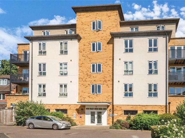 Flat for sale in Greater London