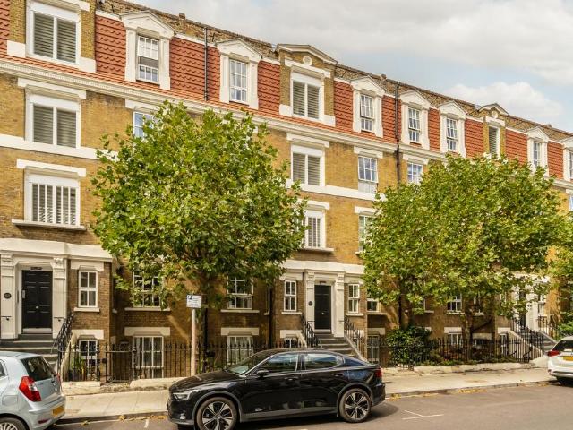 Flat for sale in Bethnal Green, Greater London