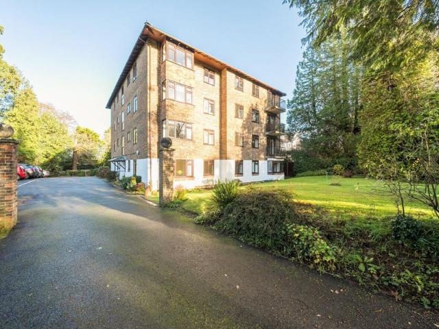 Flat for sale in Sandown Park, Kent