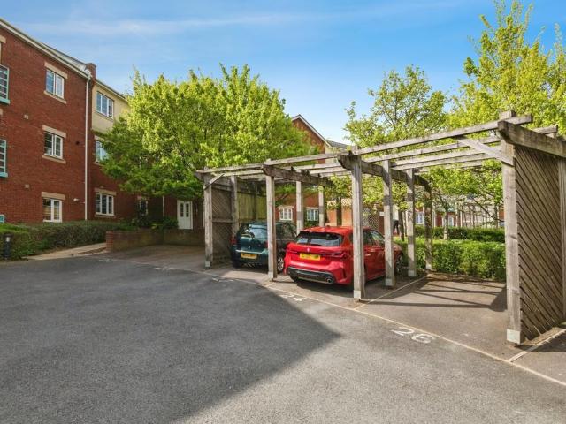 Flat for sale in Digby, Watergate