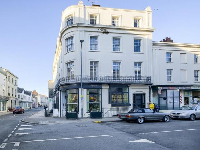 Flat for sale in Sydenham, Green Close