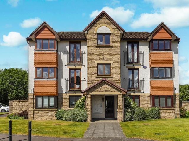 Flat for sale in Gogarloch, South Gyle