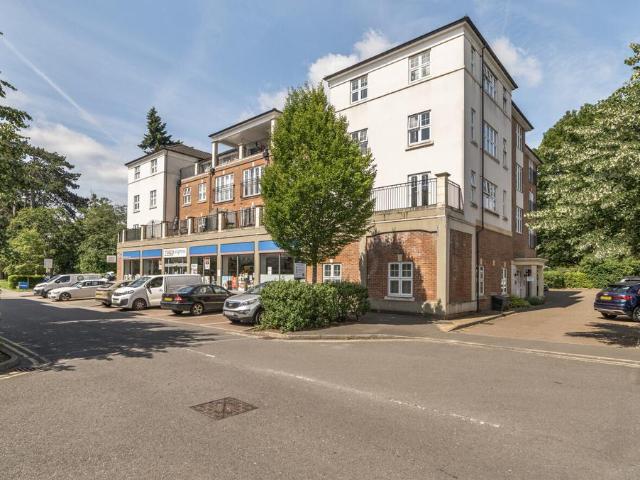 Flat for sale in North Watford