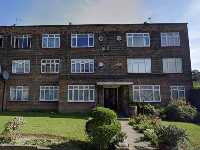 Flat for sale in Dollis Hill, Greater London