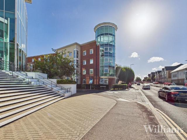 Flat for sale in Walton, Aylesbury
