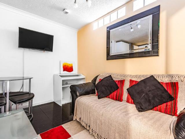 Flat for sale in Holborn, Greater London