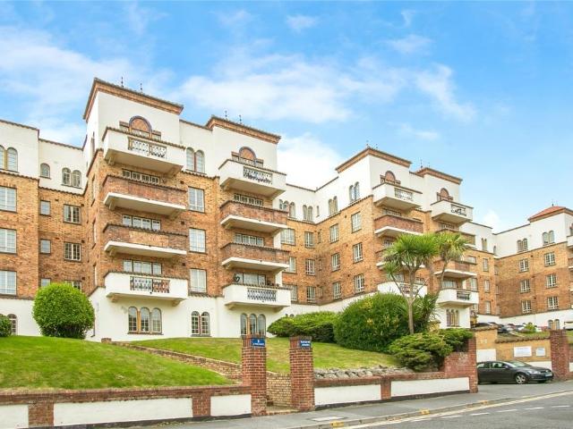 Flat for sale in Boscombe, Bournemouth