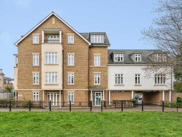 Flat for sale in Chesterton, Arbury