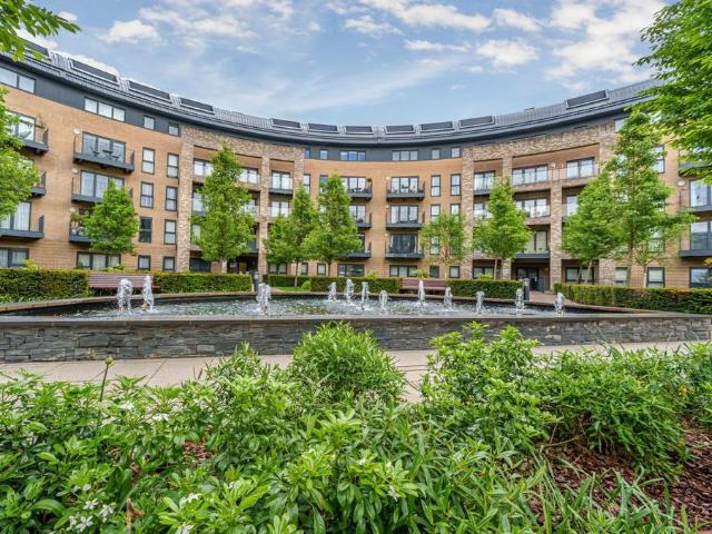 Flat for sale in Little Stanmore, Greater London
