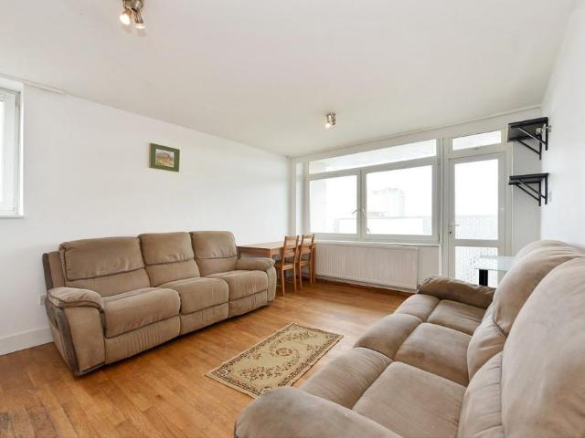 Flat for sale in West Kensington, Greater London