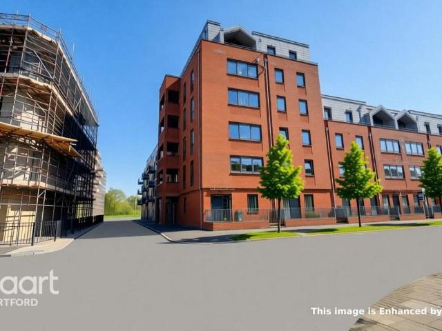 Flat for sale in Brooklands, Dartford