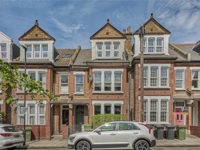 Flat for sale in Stockwell, Greater London