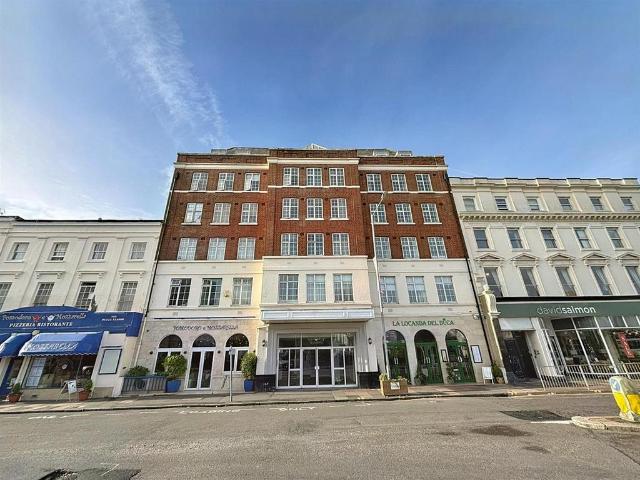 Flat for sale in Eastbourne, East Sussex