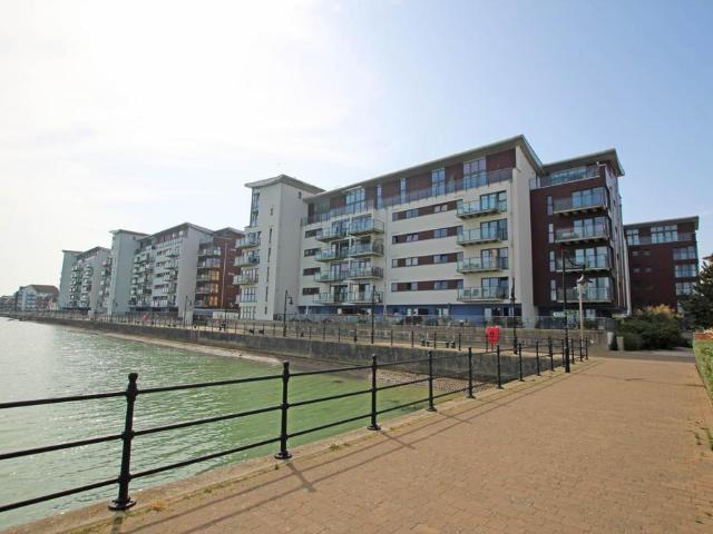 Flat for sale in Sovereign Harbour, Eastbourne