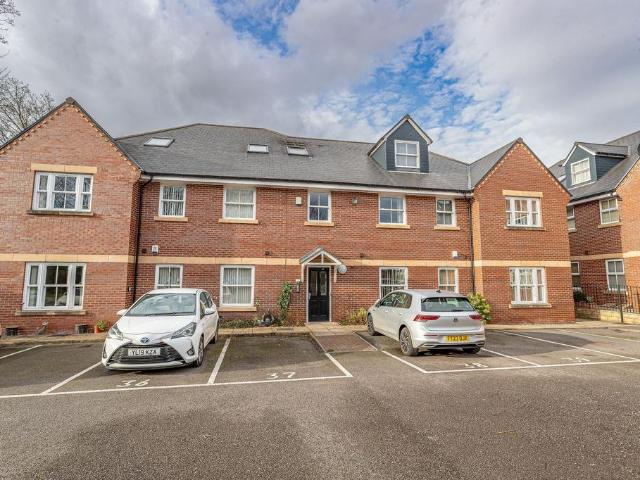 Flat for sale in Kilton, Costhorpe