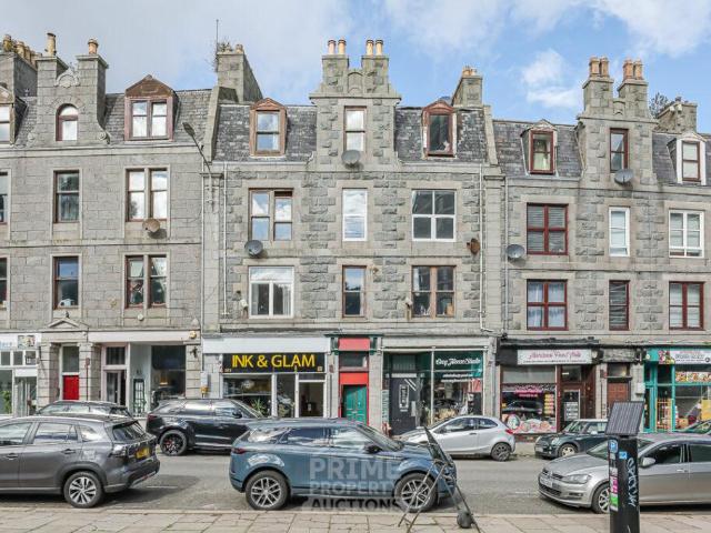 Flat for sale in Ballindoch, Scotland