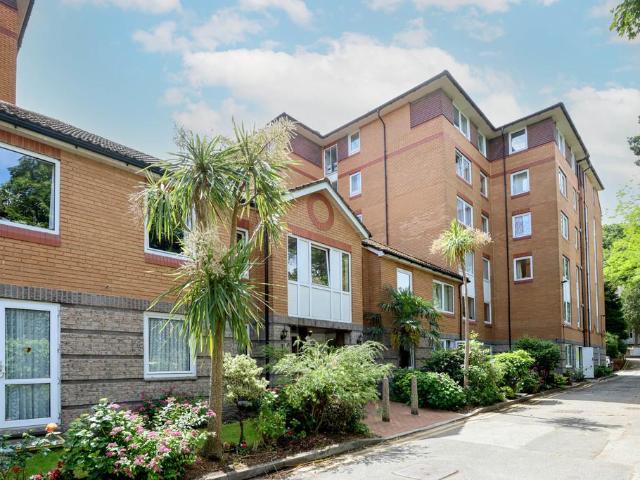 Flat for sale in West Cliff, Bournemouth