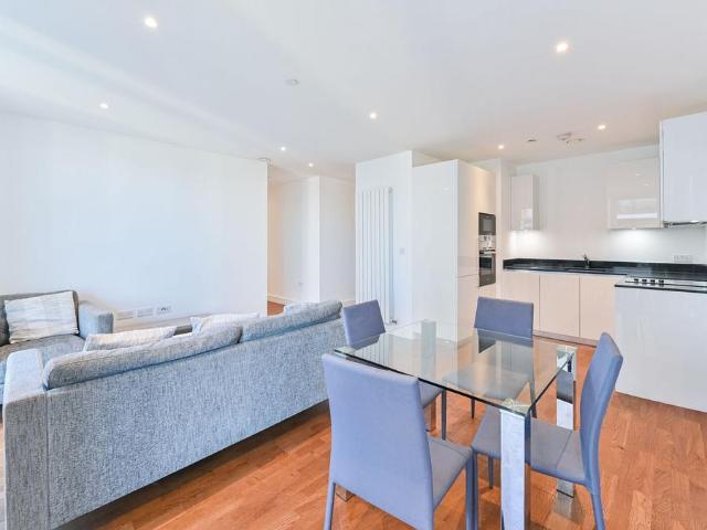 Flat for sale in Glyndon, Plumstead