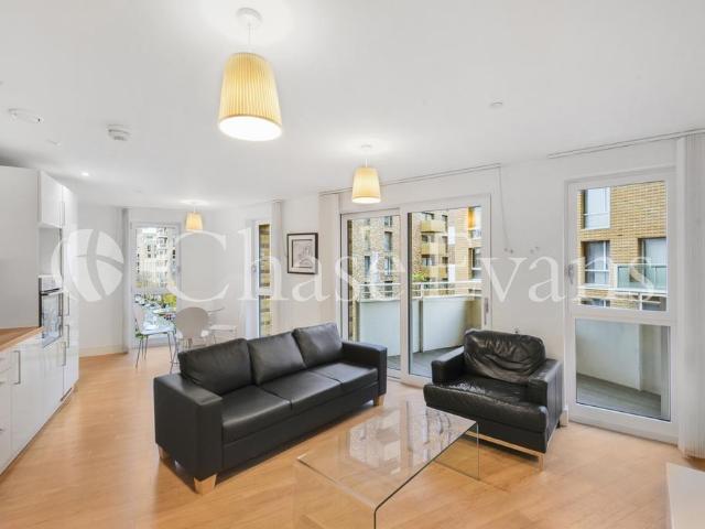 Flat for sale in Bromley-by-Bow, Bow