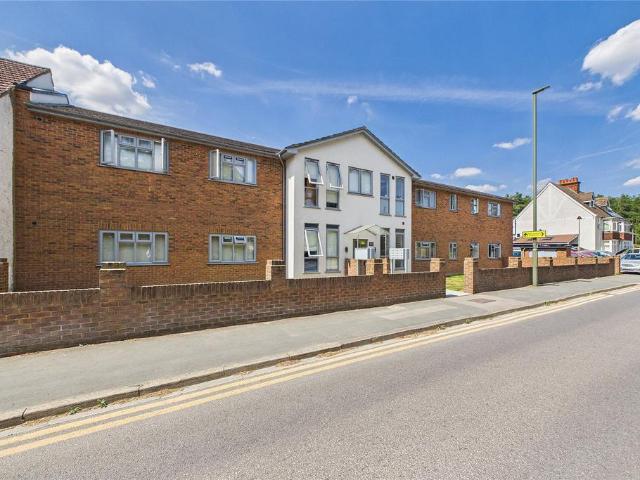 Flat for sale in Mindenhurst, Heol-las